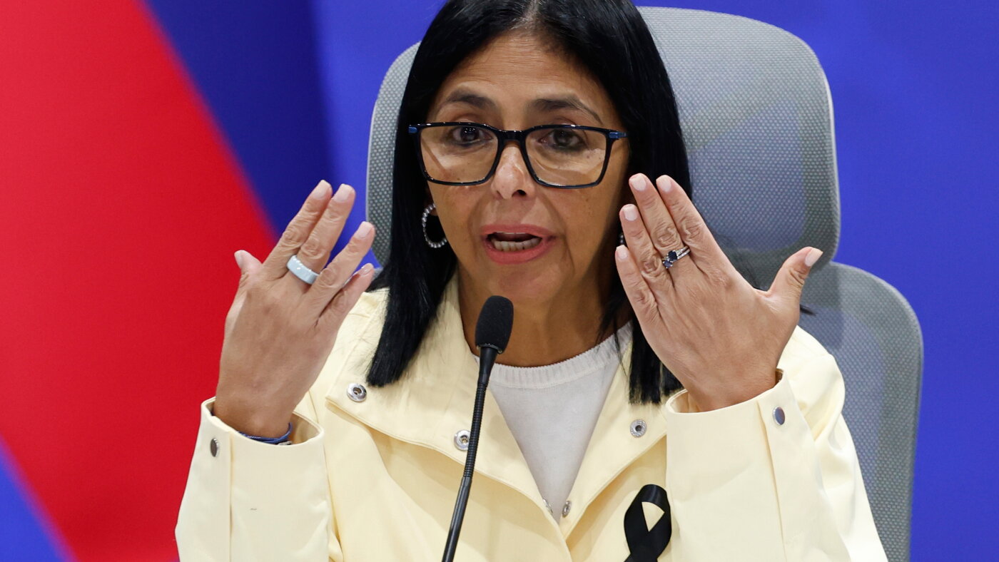 The U.S.-Venezuela oil deal won't lower your gas prices. Here's what you need to know